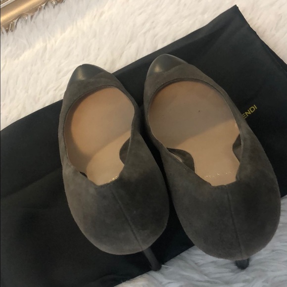 Fendi suede and leather platform pumps - Picture 7 of 8